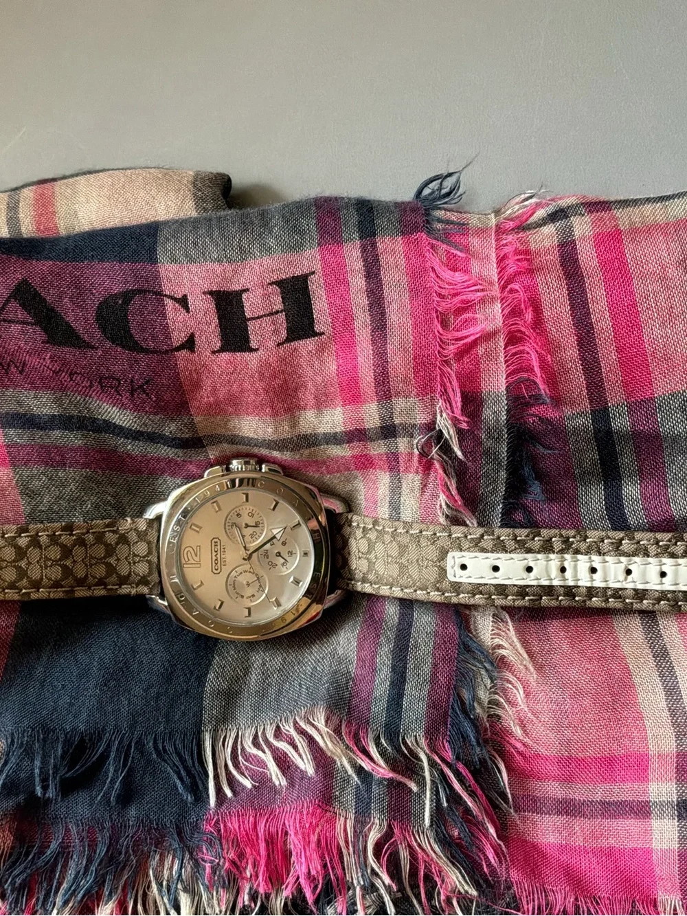 Coach Boyfriend Chronograph Signature Women’s Watch | New Battery 7/15/2026 - Picture 3 of 14